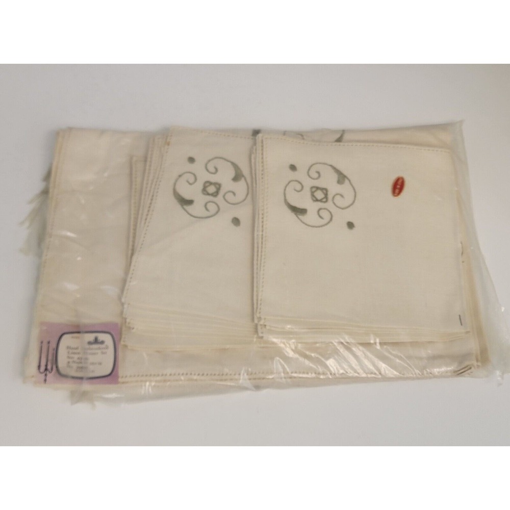 Vintage Mid Century HARMONY HOUSE Hand Embroidered Dinner set tablecloth Napkins